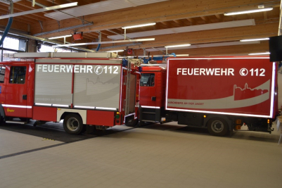 Stadtsilhouette-von-Kirchberg-Feuerwehrauto